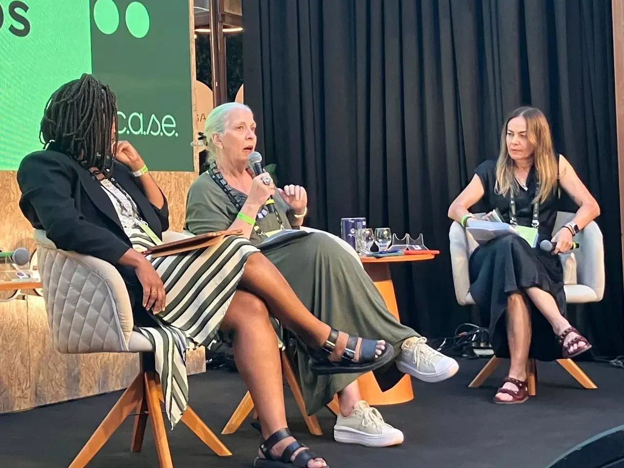 Painel discute a resiliência do negócio mineral, justiça social e climática, durante a COP30. Com a palavra, Malu Paiva.