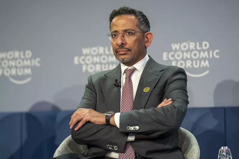Ministro Bandar Alkhorayef durante sua participação no World Economic Forum, representando a Arábia Saudita na área de Indústria e Recursos Minerais.