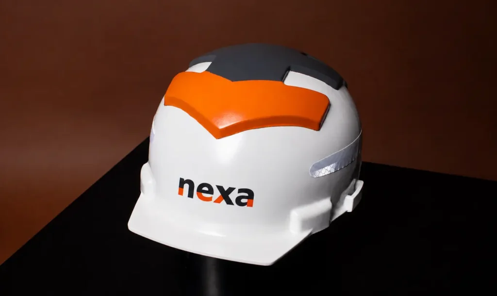 O capacete de segurança desenvolvido pela Nexa Resources em parceria com a startup Bicipreta