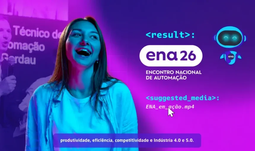 Uma mulher sorridente no palco, ao lado de uma interface digital que exibe ENA 26, um ícone de robô e os termos produtividade, eficiência, competitividade e Indústria 4.0 e 5.0.